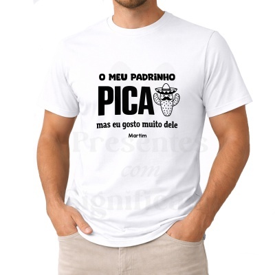 T-shirt branca com texto preto e desenho de cacto com bigode e chapéu mexicano