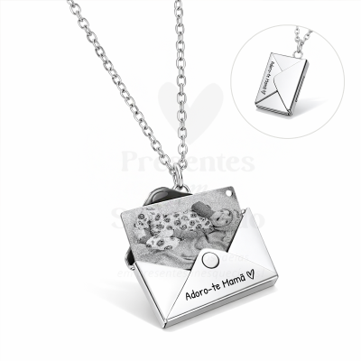 Colar pendente envelope prateado com fotografia e gravação Adoro-te Mamã ♡