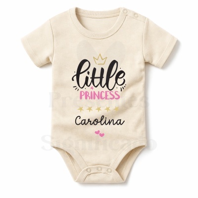 Body de bebé creme com estampado little PRINCESS Carolina e botões de pressão.