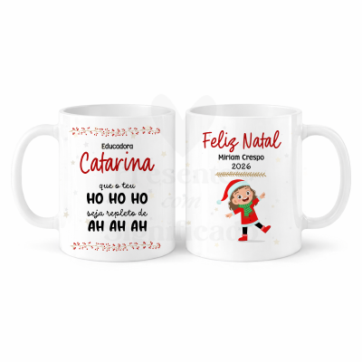 Caneca branca com mensagem de Natal personalizada para educadora Catarina e ilustração de criança
