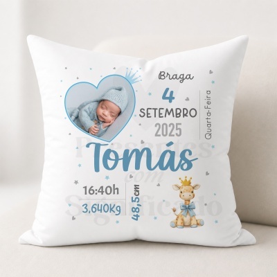 Almofada branca decorativa com texto e foto de bebé