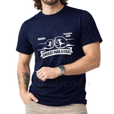 Camiseta azul-marinho com estampa branca de dois punhos e texto Amigos para a vida