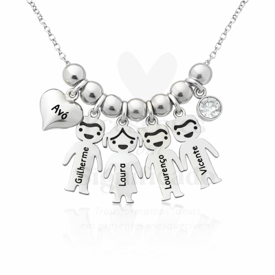 Colar prateado com pendentes personalizáveis e nome Avó no coração