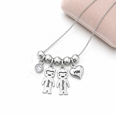 Colar com pendentes metálicos prateados e nomes Diego, Santiago, Mãe