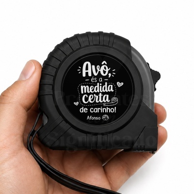 Fita métrica preta com texto personalizado para avô em branco.