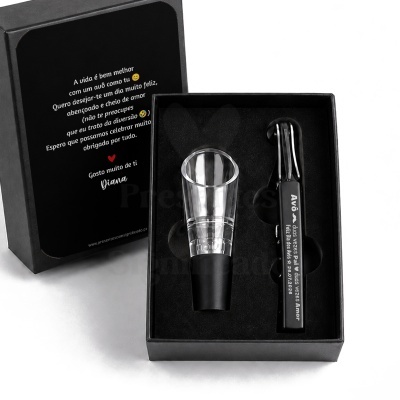 Conjunto de acessório de vinho com mensagem dedicada à avó e aerador preto e transparente