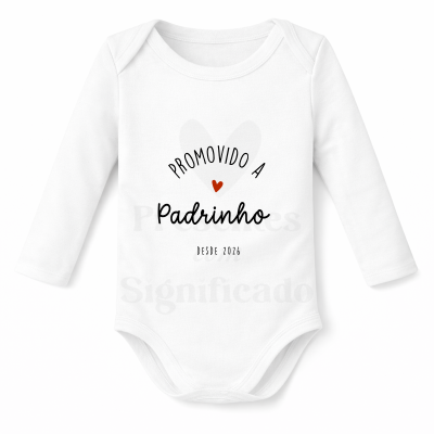 Body branco para bebé com texto PROMOVIDO A Padrinho DESDE 2026 e coração vermelho
