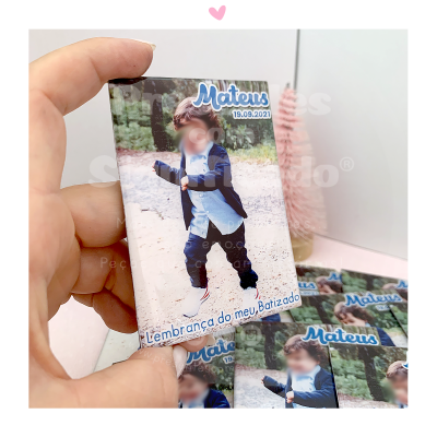 Foto de cartões de batizado com imagem de criança e texto Mateus 19.09.2021