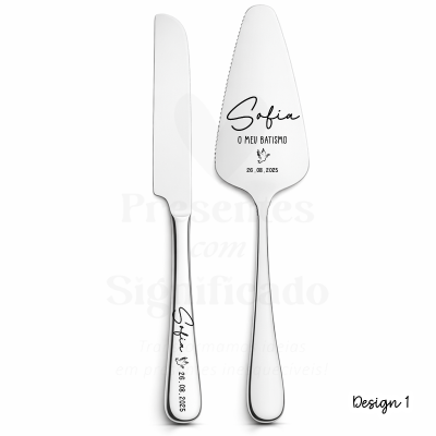 Conjunto de faca e espátula de metal prateado com gravação preta personalizada para batismo