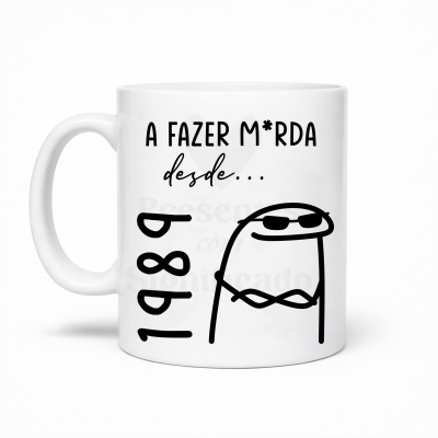 Caneca branca com texto e desenho preto