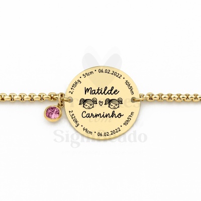 Pulseira dourada com medalhão redondo personalizado e pendente com pedra rosa
