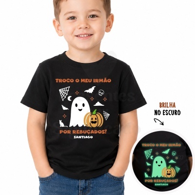 Camisola preta de criança com desenho de Halloween e texto em português.