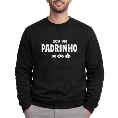 Sweatshirt preta com texto branco e ícones, usada por homem