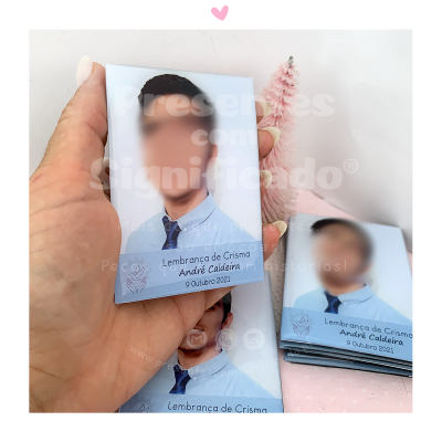 Cartões personalizados para lembrança de Crisma com foto e texto em azul claro e fundo branco
