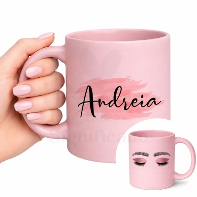 Caneca rosa com nome Andreia e imagem de olhos com maquilhagem