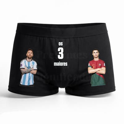 Cuecas pretas com imagens de Messi e Cristiano Ronaldo e texto OS 3 maiores