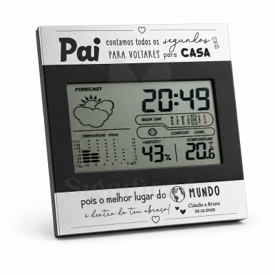 Relógio digital de mesa com previsão do tempo e mensagem personalizada para pai.