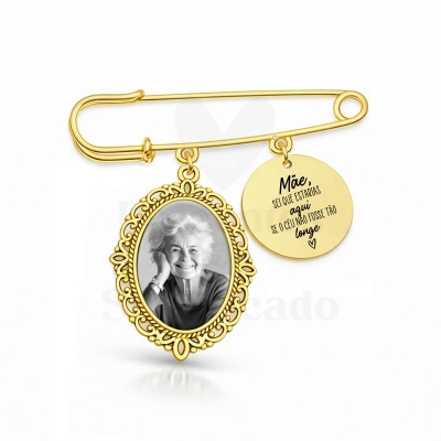 Alfinete dourado com moldura e pendente com texto para mãe.