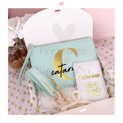 Conjunto de acessórios personalizados com nome Catarina e padrão de bolinhas douradas
