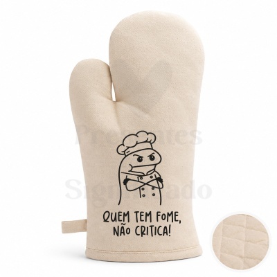 Luvas de forno bege acolchoadas com desenho e texto em português.