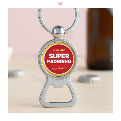 Chaveiro metálico com abridor de garrafas e etiqueta 'SUPER PADRINHO'