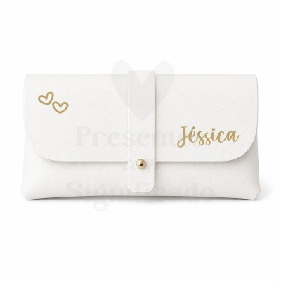 Carteira branca com fecho e decoração dourada com nome Jéssica
