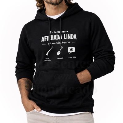 Sweatshirt preta com texto branco e capuz