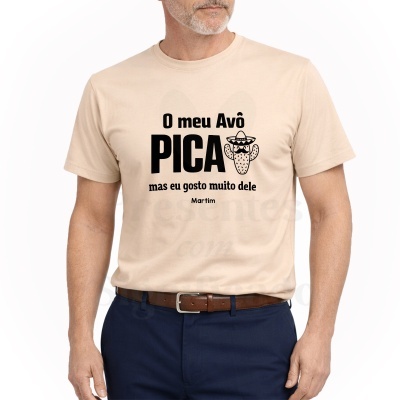 T-shirt bege com texto preto e desenho de cacto vestido