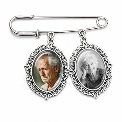 Alfinete prateado com pendentes ovais decorativos e fotos de idosos