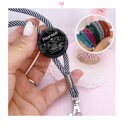 Colar ou pulseira preta e branca com texto 'Padrinho Pai do Coração'