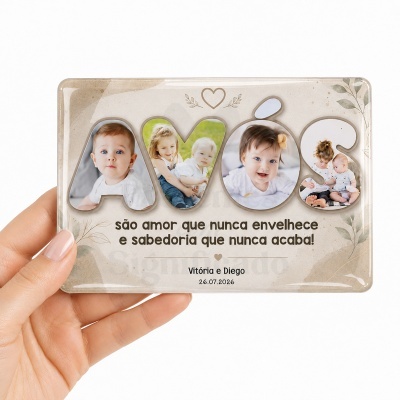 Placa decorativa personalizada para avós com fotos de crianças e texto em português