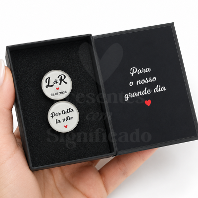 Botões de punho de metal brancos com texto e caixa negra com mensagem