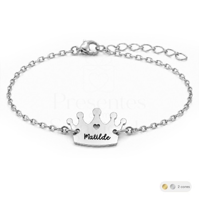 Pulseira prateada com pendente em forma de coroa e gravação Matilde.