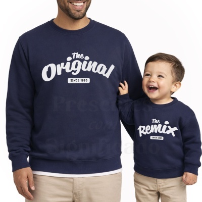Adulto e criança com sweatshirts azuis com slogans The Original e The Remix.