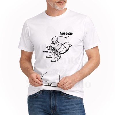 Camisola branca com design de mãos e texto em preto