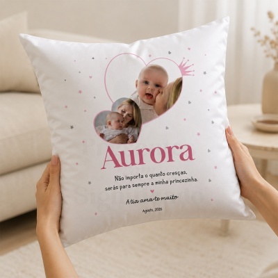 Almofada branca personalizada com fotos de bebé e texto em português