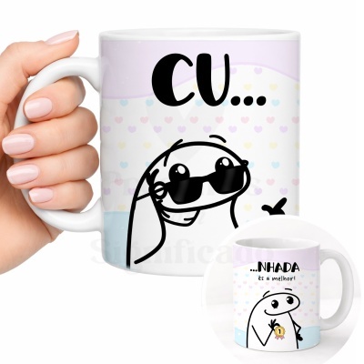 Caneca branca com ilustração e texto em Português