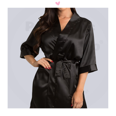 Robe preto em cetim com cinto e mangas 3/4