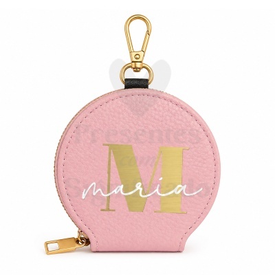 Carteira redonda rosa em pele com fecho dourado e mosquetão