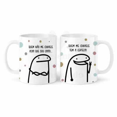 Canecas brancas com desenhos e texto em português