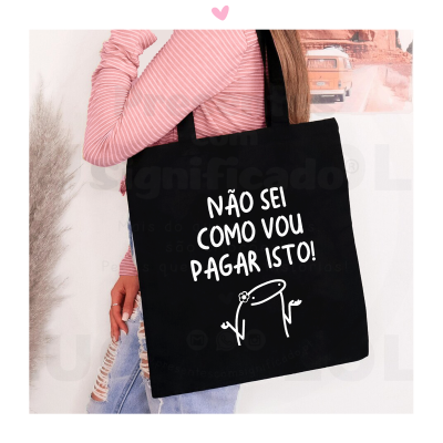 Saco de tecido preto com texto branco e desenho simples