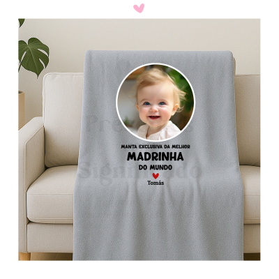 Manta cinzenta com foto de bebé e mensagem para madrinha