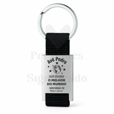 Porta-chaves metálico com tira preta e gravação personalizada para avô