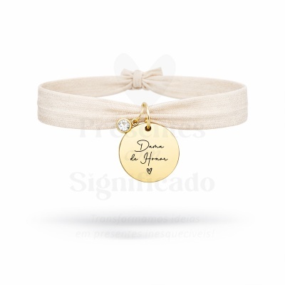 Pulseira creme com pendente dourado Dama de Honor e strass