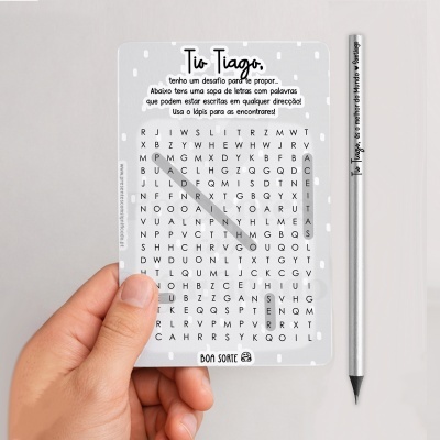 Jogo de sopa de letras em cartolina cinza clara com lápis personalizado cinzento