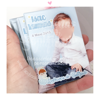 Foto de convite de batizado com imagem de criança e texto personalizado