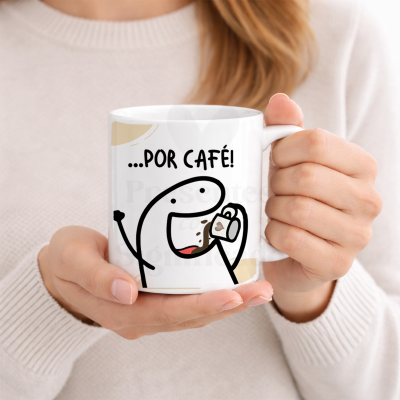 Caneca branca com desenho a preto de personagem a beber café e texto ...POR CAFÉ!
