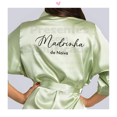 Robe cetim verde claro com texto 