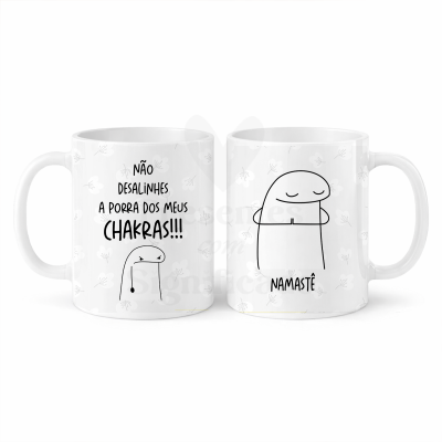 Duas canecas brancas decoradas com padrão floral cinza claro e textos em português