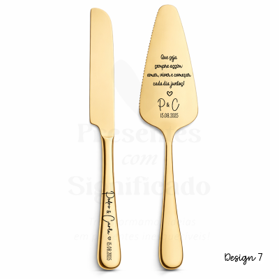 Conjunto de faca e espátula dourados com gravação personalizada em preto